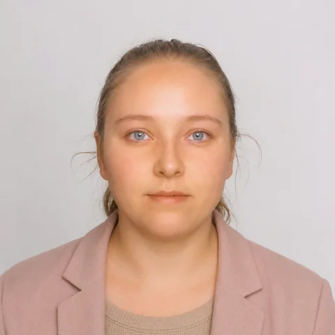 Aylin Lübker Toy